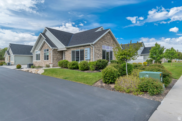 501  E Lone Star  #b
                     MLS #2157996