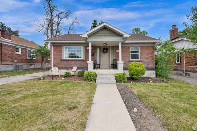 1216 E Crandall Ave
                     MLS #2158002