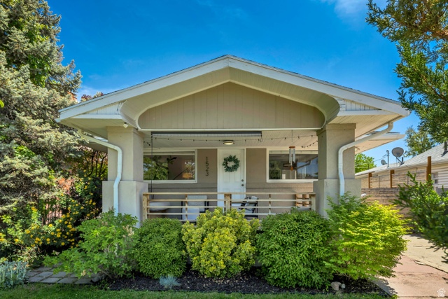 1523 S Park St
                     MLS #2158050