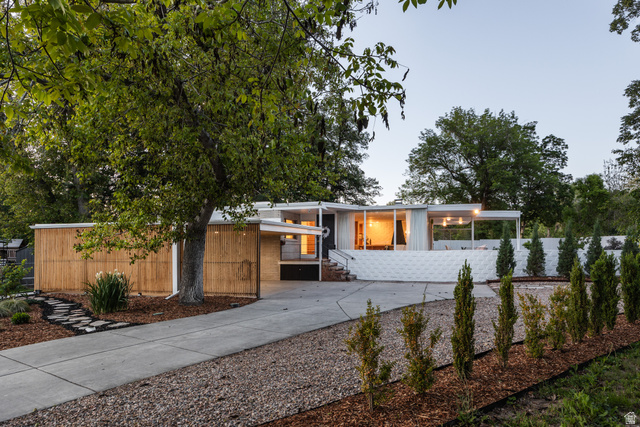 1595 E Evergreen Ln
                     MLS #2158073