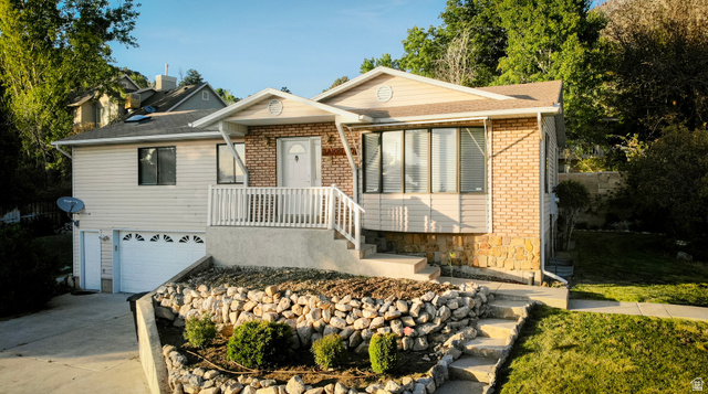 895 E Quail Dr
                     MLS #2158168