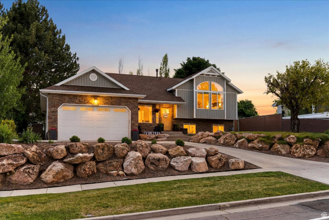 3865  River Valley Dr
                     MLS #2158215