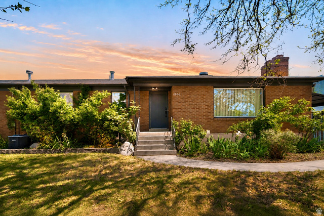 2304  Fillmore Ave
                     MLS #2158236