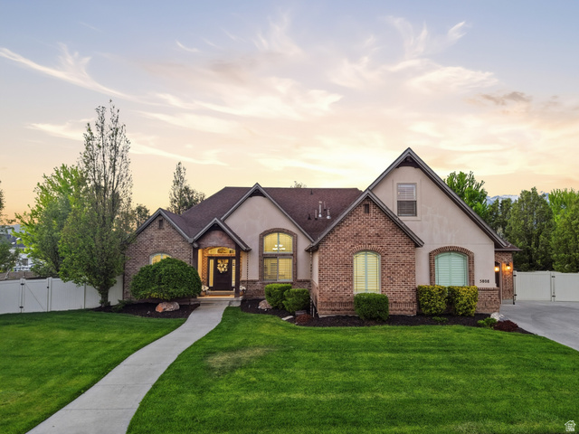 5808 W Woodshire Ln
                     MLS #2158427