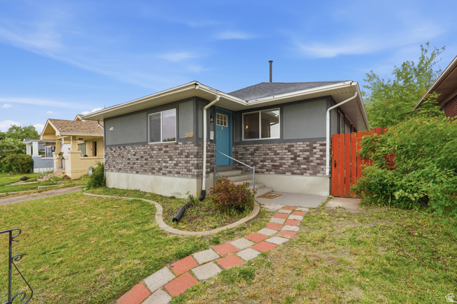 2772 S Jackson Ave
                     MLS #2158462