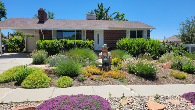 322 E Lane Cir
                     MLS #2158489