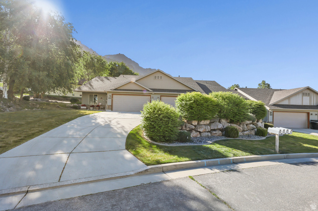 Main photo for 667 S Appaloosa Cir