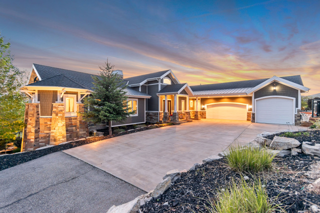 3080 E Hunters Ridge Way
                     MLS #2158579