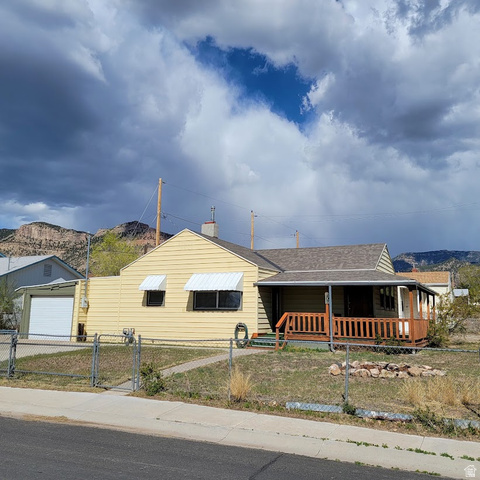 Main photo for 207 N Rawlins St