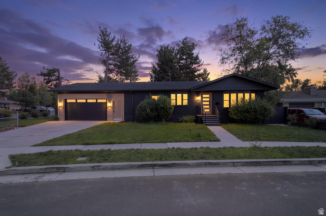 1098 E Lori Way
                     MLS #2158649