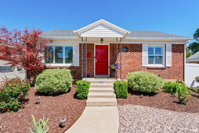 2827 S Lakeview Dr
                     MLS #2158682