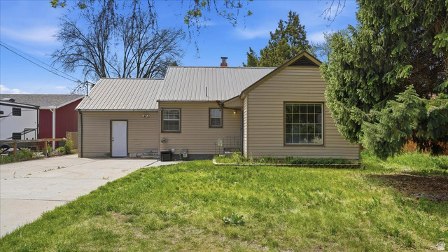 256 E 200 N
                     MLS #2158835