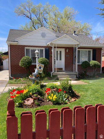 2836 S Kenwood St
                     MLS #2158840
