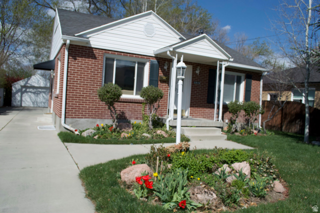 2836 S Kenwood St
                     MLS #2158840