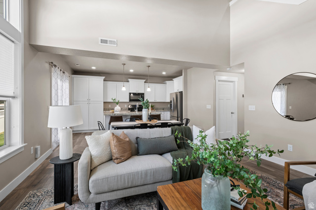 1739 E Holladay Hill Ln
                     MLS #2158902
