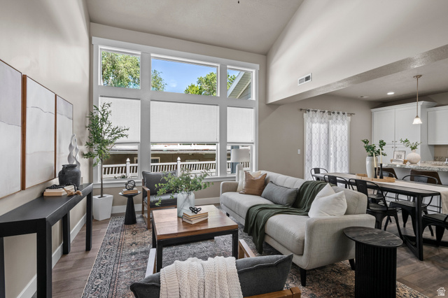 1739 E Holladay Hill Ln
                     MLS #2158902