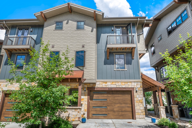 3680  Blackstone Dr
                     MLS #2159074