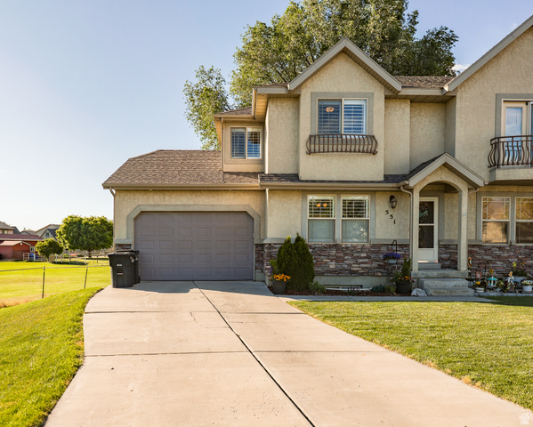 551 E Walnut Gln
                     MLS #2159167