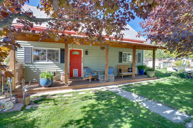 218 W Center St
                     MLS #2159202