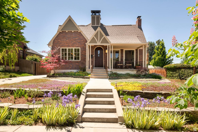 Main photo for 1420 E Roosevelt Ave