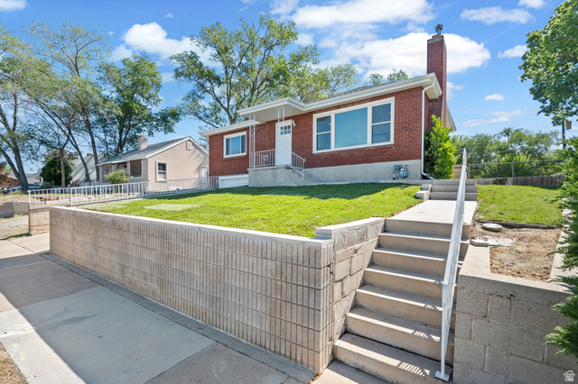 770 N Center St
                     MLS #2159286