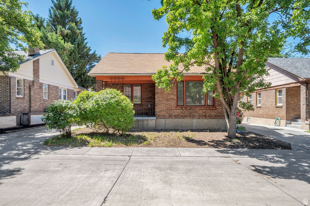 854 E Wilshire Pl
                     MLS #2159320