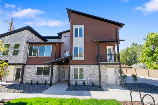 644  28th St
                     MLS #2159407