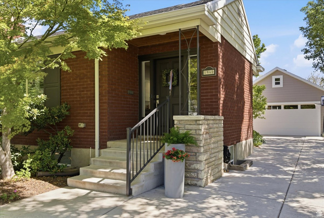 1940 E Hubbard Ave
                     MLS #2159543