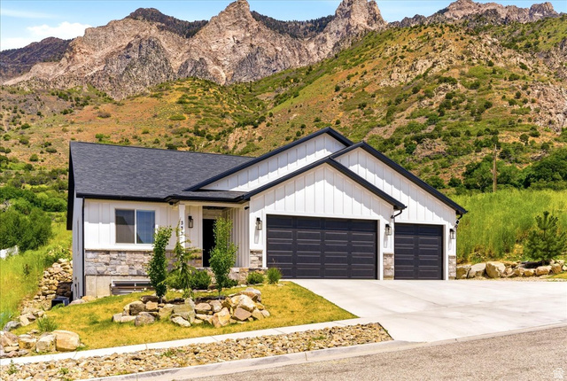 337 E Saddleback Rd
                     MLS #2159797