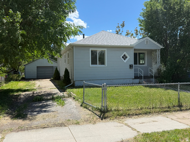 619 E 16th St
                     MLS #2159887
