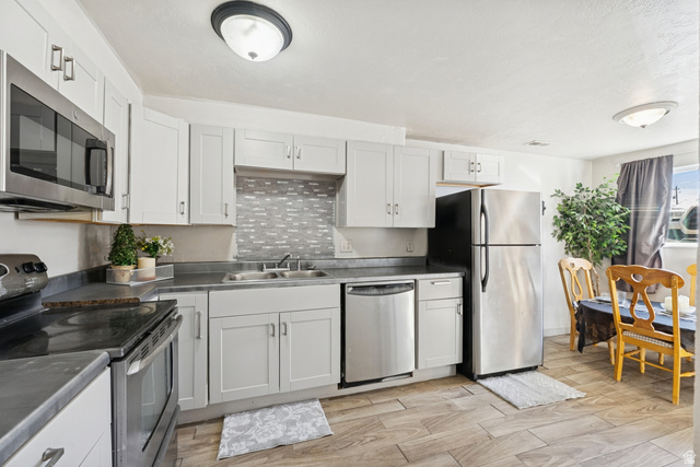 Main photo for 768 N Redwood Rd #19
