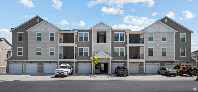 1761 W Terra Vista Ln #f202
                     MLS #2159997