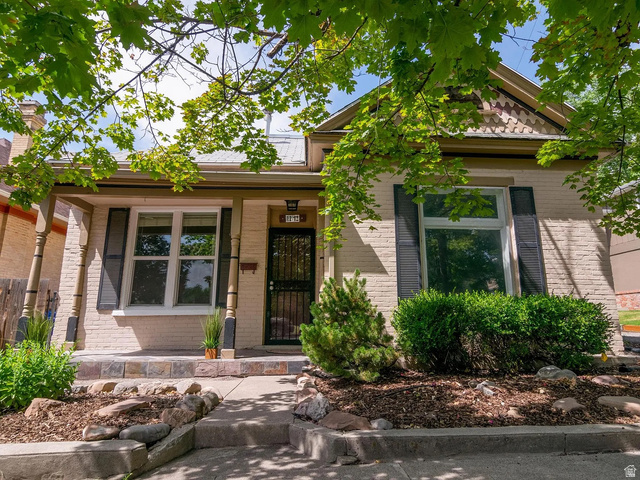 1141 E Garfield Ave
                     MLS #2160058
