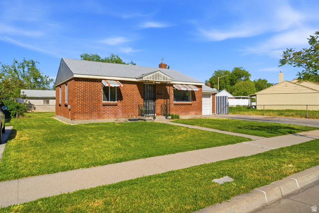 1131 S Redwood Dr
                     MLS #2160096