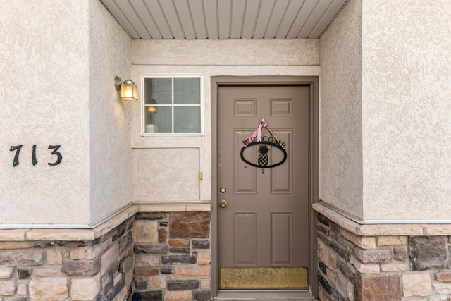 713 W Buckingham Dr
                     MLS #2160144