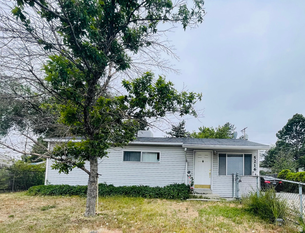5216 S Pieper Blvd
                     MLS #2160198