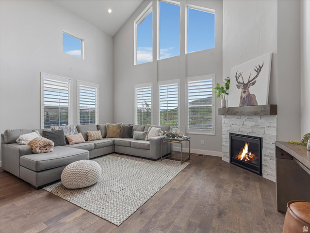 8182  Courtyard Loop
                     MLS #2160309