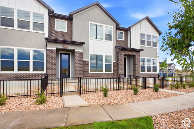 2864 S Tetzlaff Pl
                     MLS #2160355