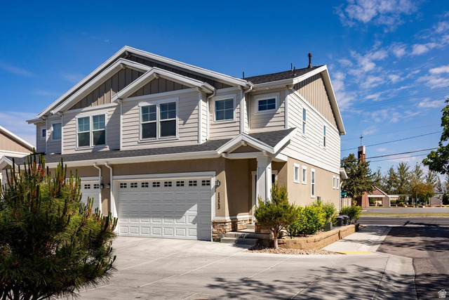 1323 E Weyburn Ln
                     MLS #2160574