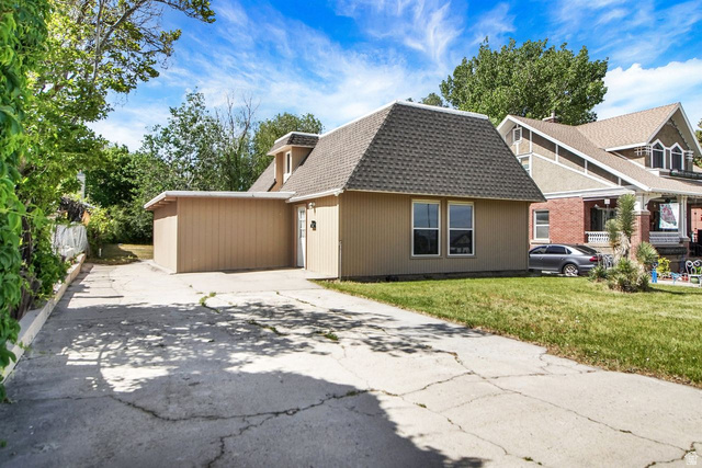 Main photo for 423 W Forest St