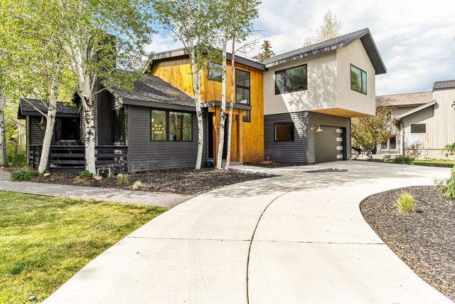 1702  Creek Side Ln
                     MLS #2160644
