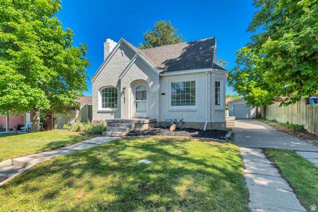 1631 E Roosevelt Ave
                     MLS #2160692