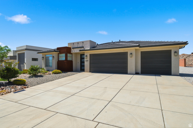3039 E Photinia Dr
                     MLS #2160698