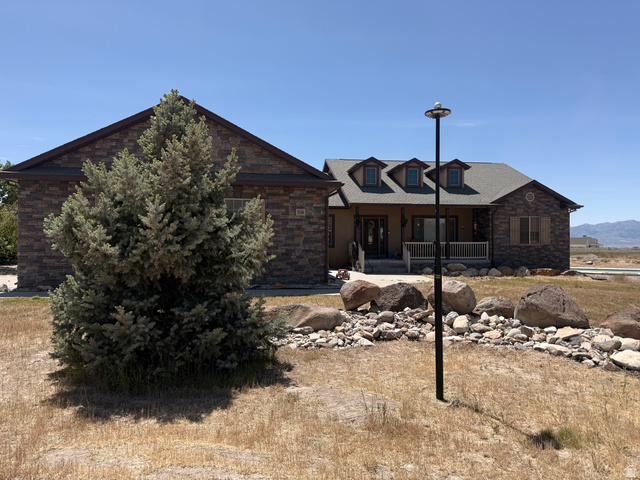 1114  Beehive Dr
                     MLS #2160760
