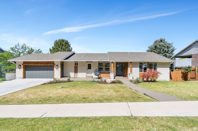 3813 N Foothill Dr
                     MLS #2160766