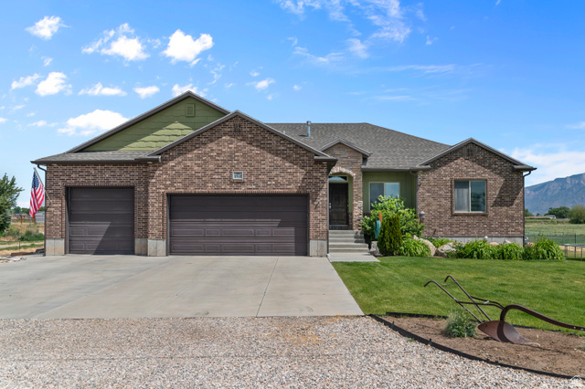 5702 W 950 N
                     MLS #2160778