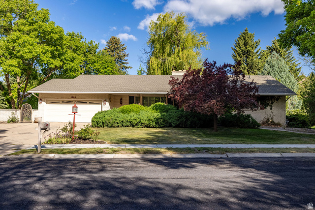 1365  Sumac Dr
                     MLS #2160798