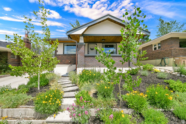 1359 E Thornton Ave
                     MLS #2160826