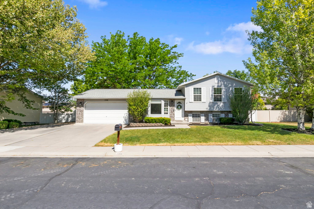 506  Country Club Dr
                     MLS #2160834