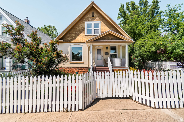 877 E 300 S
                     MLS #2160907